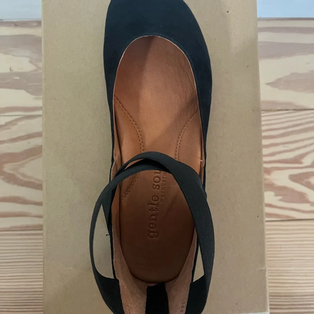Gentle Souls Bay Unique Ankle Strap Flats - Picture 7 of 8